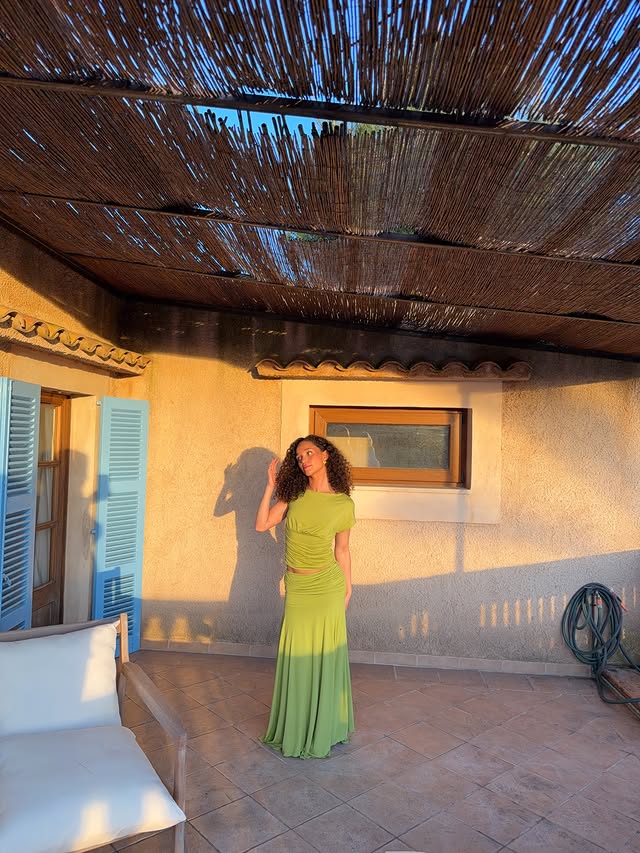 Instagram post by @mariajlopezp for ICANIWILL. Caption reads: Out of town🌞💚 @icaniwill annonse.