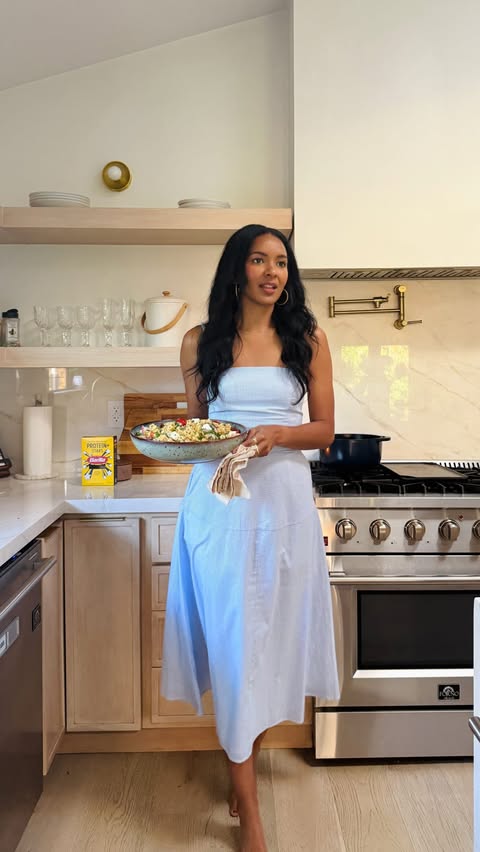 Instagram post by @lizzymathis for Barilla. Caption reads: this is my summer meal go-to: @barillaus Protein+....
