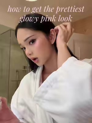 TikTok post by @yummymiso for JOOCYEE US. Caption reads: [...] #glowyskin #glowymakeup #makeuplooks....