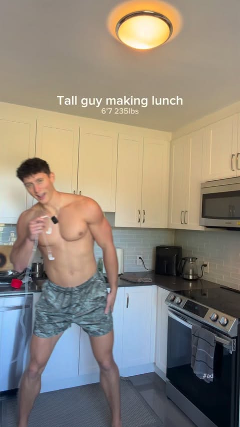 Instagram post by @brianwallack for MyFitnessPal. Caption reads: The staple Turkey bowl with @myfitnesspal 🤩🤝.