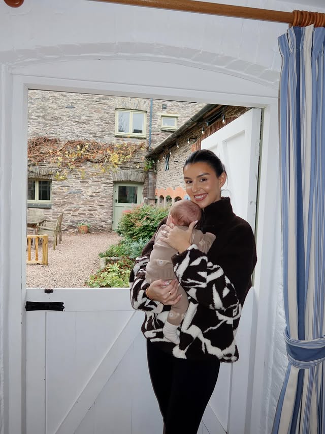 Instagram post by @terriemcevoy for Mamas & Papas. Caption reads: #Ad✨GIVEAWAY✨ 
Win your own festive 3 nights....