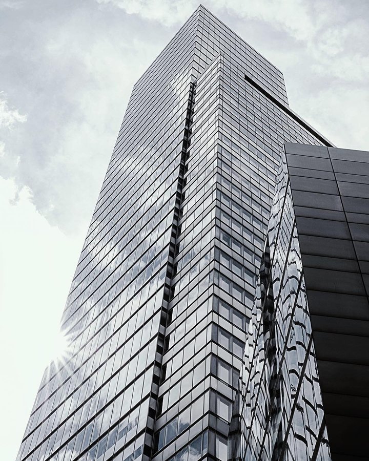 Instagram post by @andycu__ for Men’s Fashion. Caption reads: Lost somewhere on earth w/ that sky view....