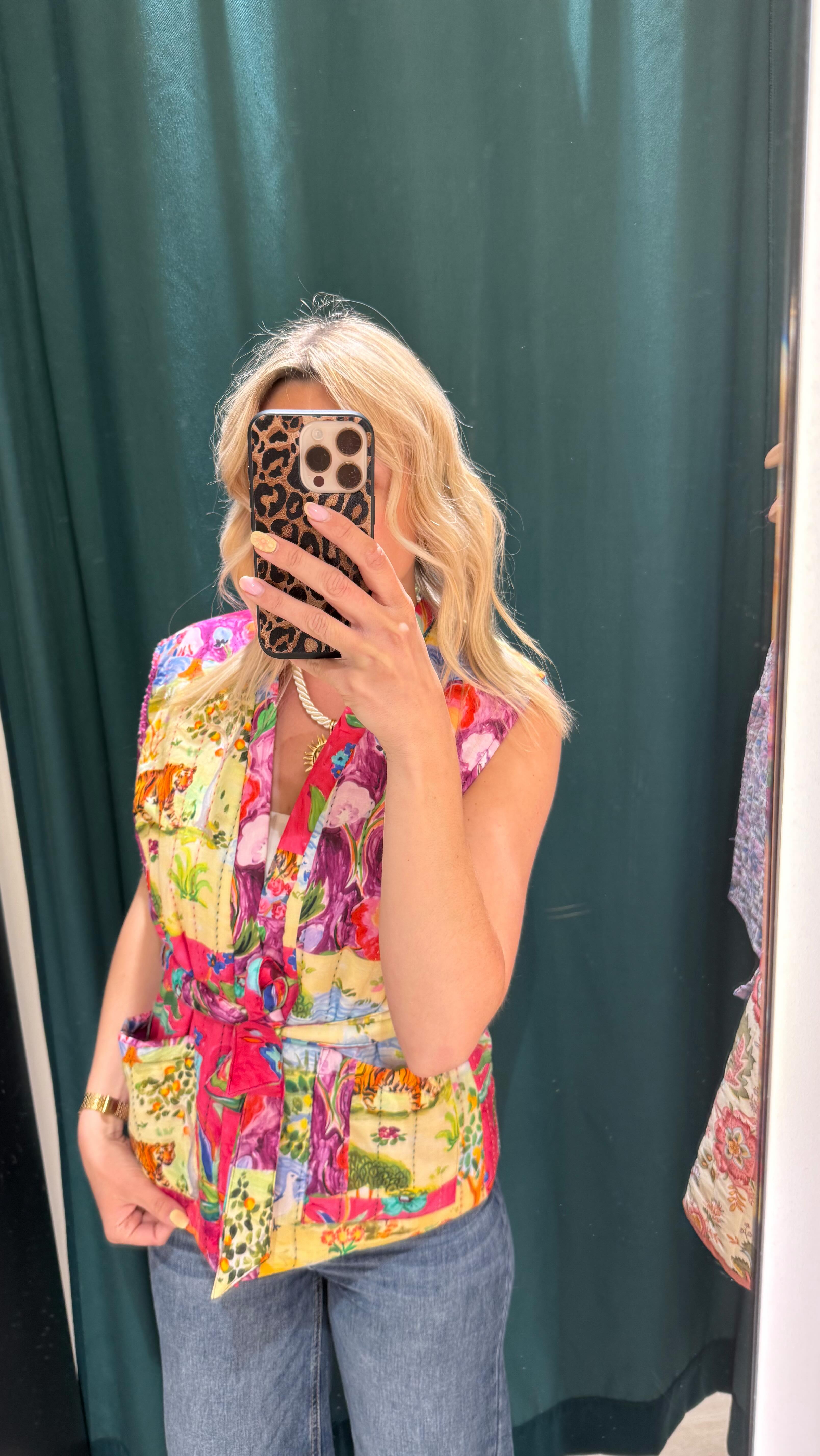 Instagram post by @adelinegsst for Promod. Caption reads: Essayages @promod 🌞 #promod #essayage.