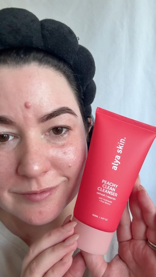 Instagram post by @sweetaholicbeauty for Alya Skin TM. Caption reads: The new @alyaskinaus Peachy Clean Cleanser is here....