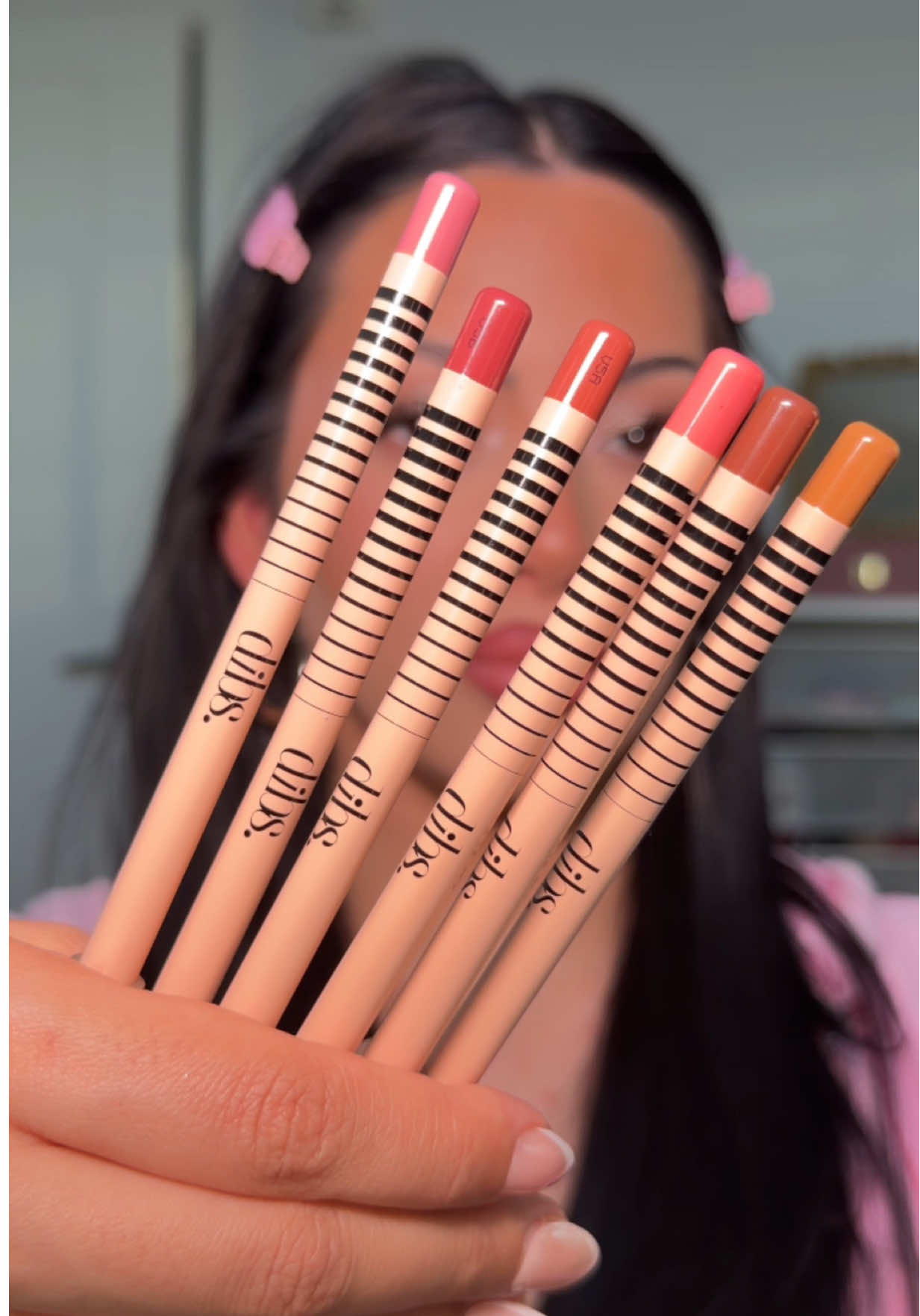 TikTok post by @glambervcruz for DIBS Beauty. Caption reads: [...] you can’t find anywhere else ☺️👏🏼....