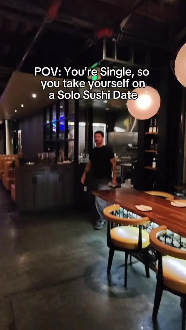 Instagram post by @noemurillo for Groupon. Caption reads: @groupon Solo Sushi Date at @taberu_la 
code:....