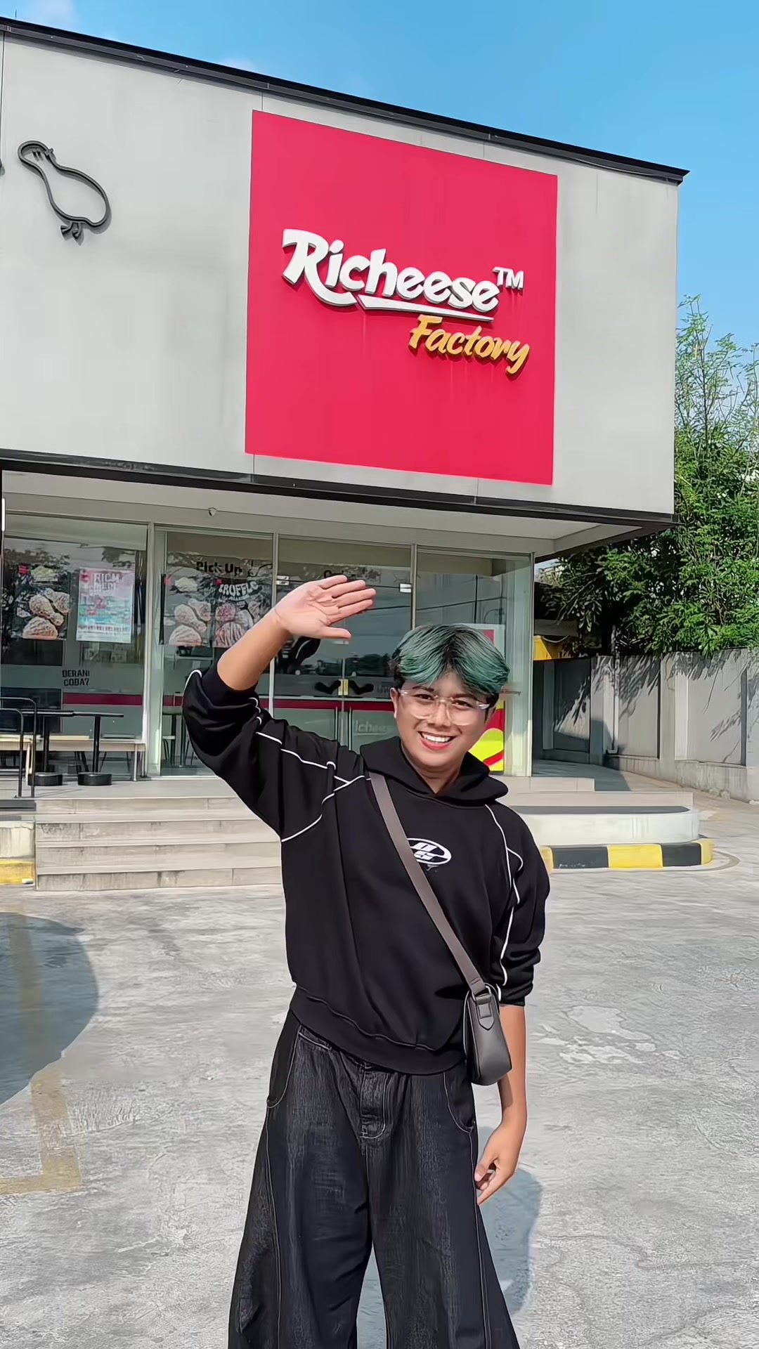 TikTok post by @rasya_kocho for thinkyup.id. Caption reads: SERIBU? SHOCK BANGET😭✨🦋💕🔥🍗 @thinkyup.id....