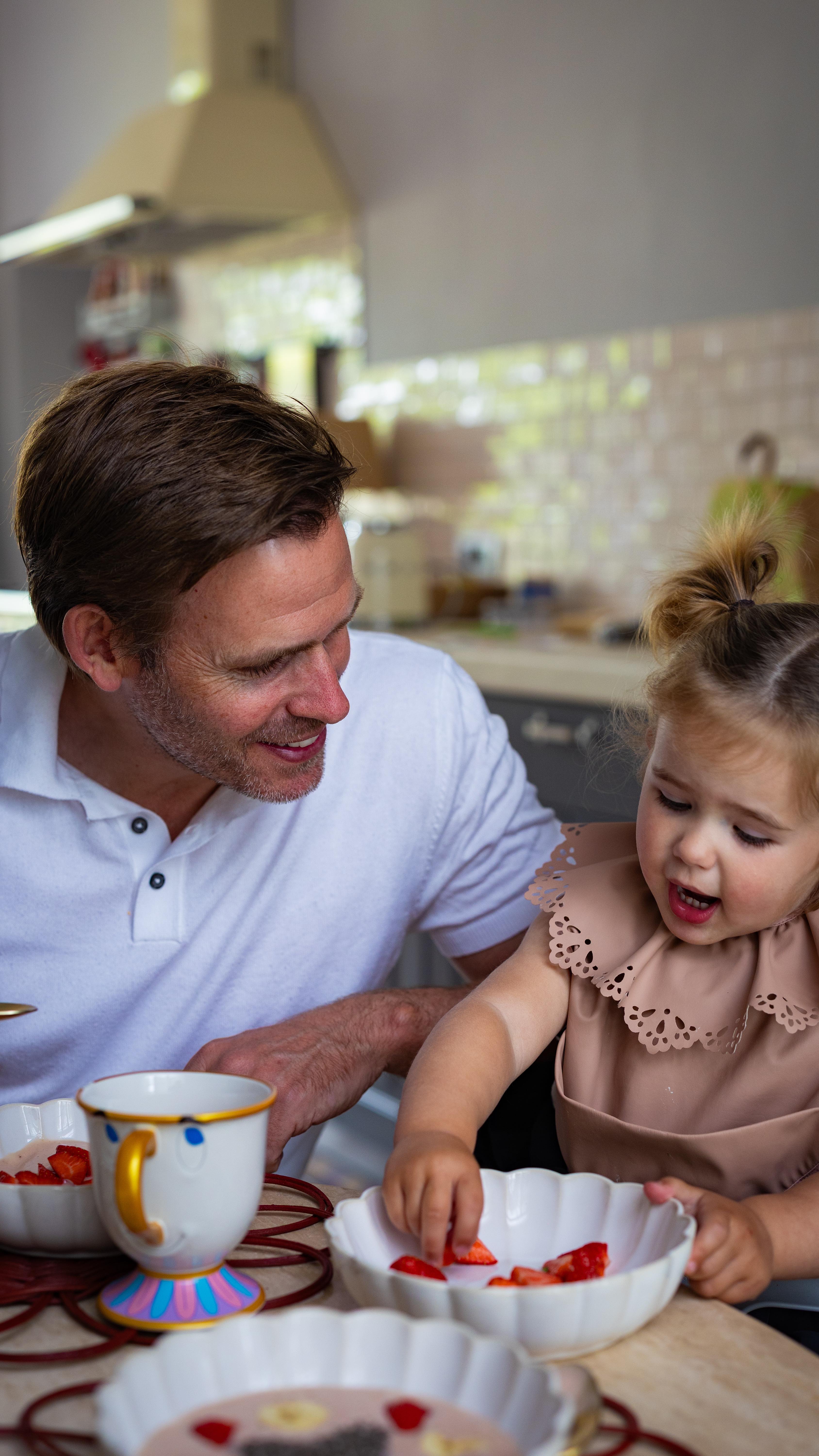 Instagram post by @chloevandenbussche for HelloFreshBE. Caption reads: Advertentie • Dankzij @hellofreshbe zit jij....