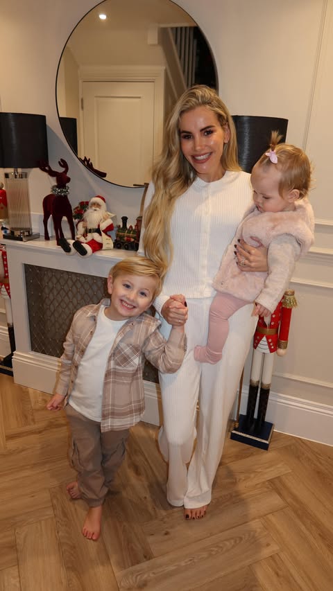 Instagram post by @georgiakousoulou for Primark. Caption reads: AD The best time of the year, feeling so festive....