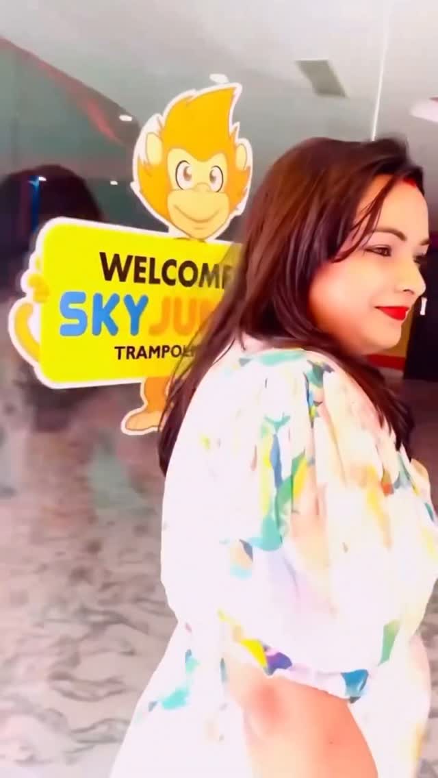 Instagram post by @jiyanshruhi for AGARO Lifestyle. Caption reads: Evereve disposable period panty....