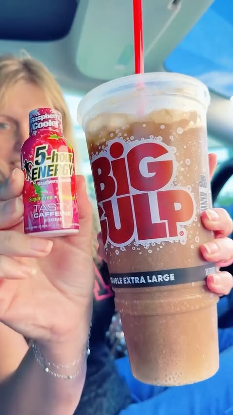 Instagram post by @shellyraycreates for 7-ELEVEN. Caption reads: [...] so good. Grab your favorite flavor at....