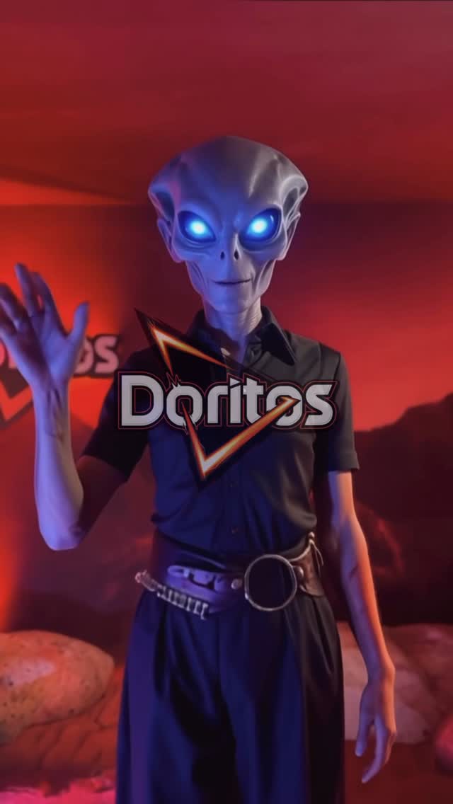 Instagram post by @andres.gjohnson for Doritos. Caption reads: A veces siento que soy de otro planeta 👽....