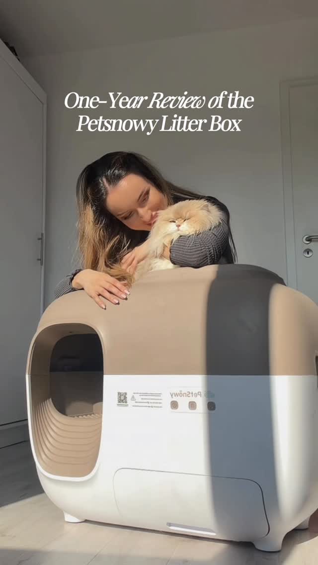 Instagram post by @ruxandra.splendors.cats for PetSnowy. Caption reads: One year with my PetSnowy litter box and here’s my....