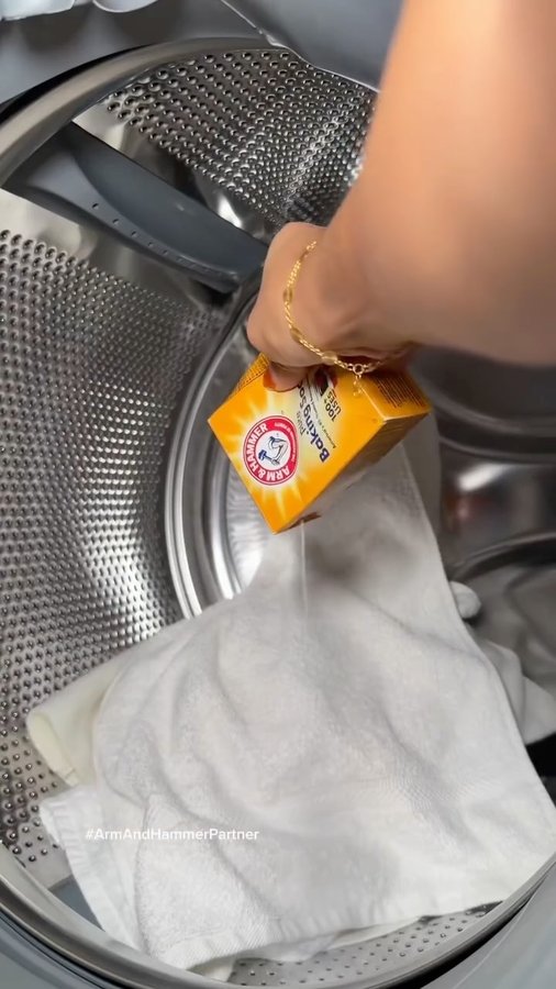 Instagram post by @laladoghmi for ARM and HAMMER. Caption reads: Just the right mix of cozy and sweet with....