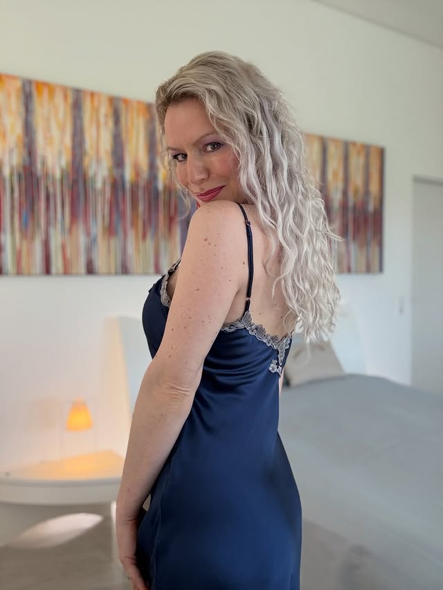 Instagram post by @ilda_huber for SilkSilky. Caption reads: [...] I love to wear and feel on my skin.....