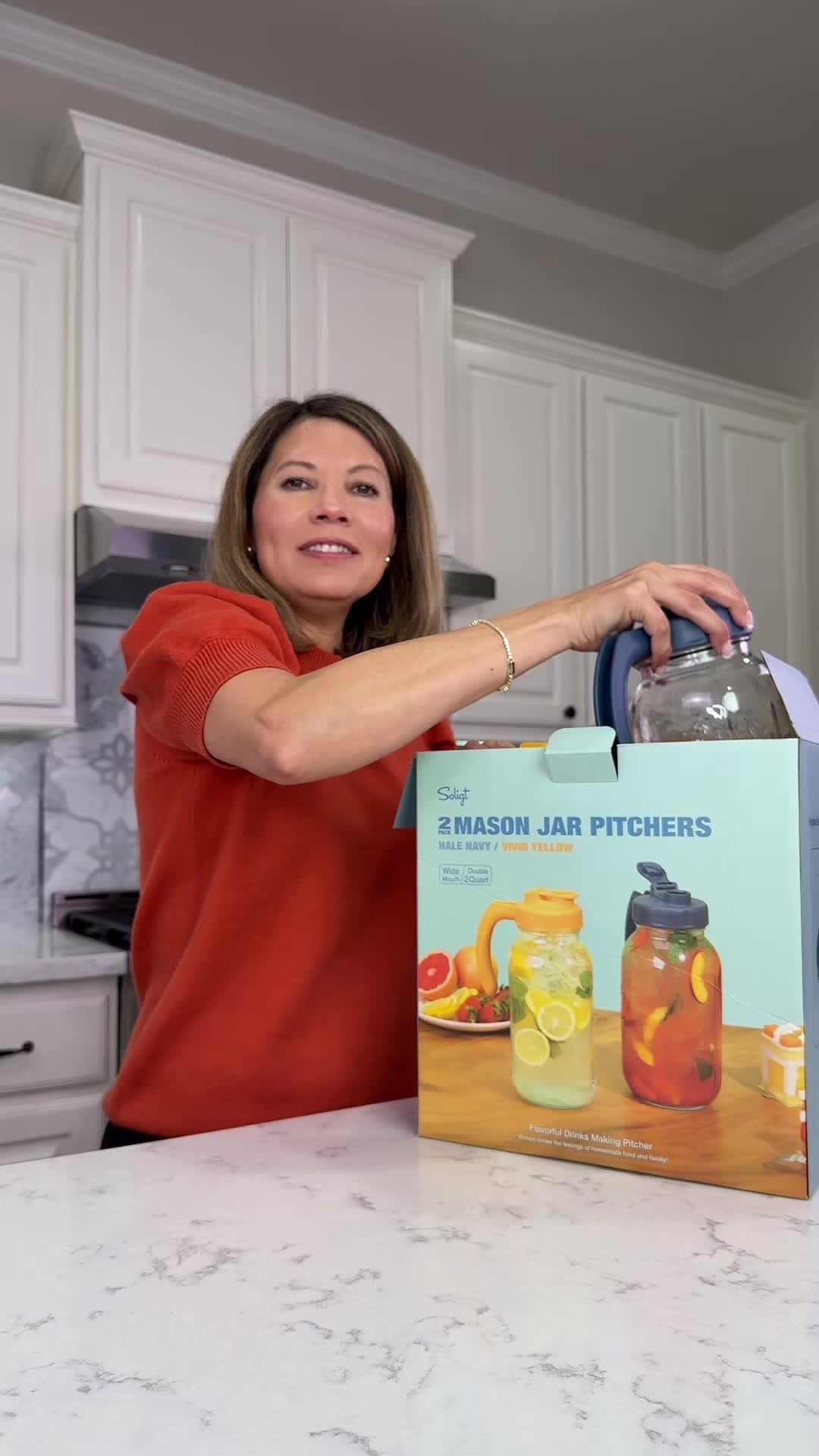 TikTok post by @cocinafina for Soligt. Caption reads: Mason jar pitcher. Jarras de vidrio. @Soligt....
