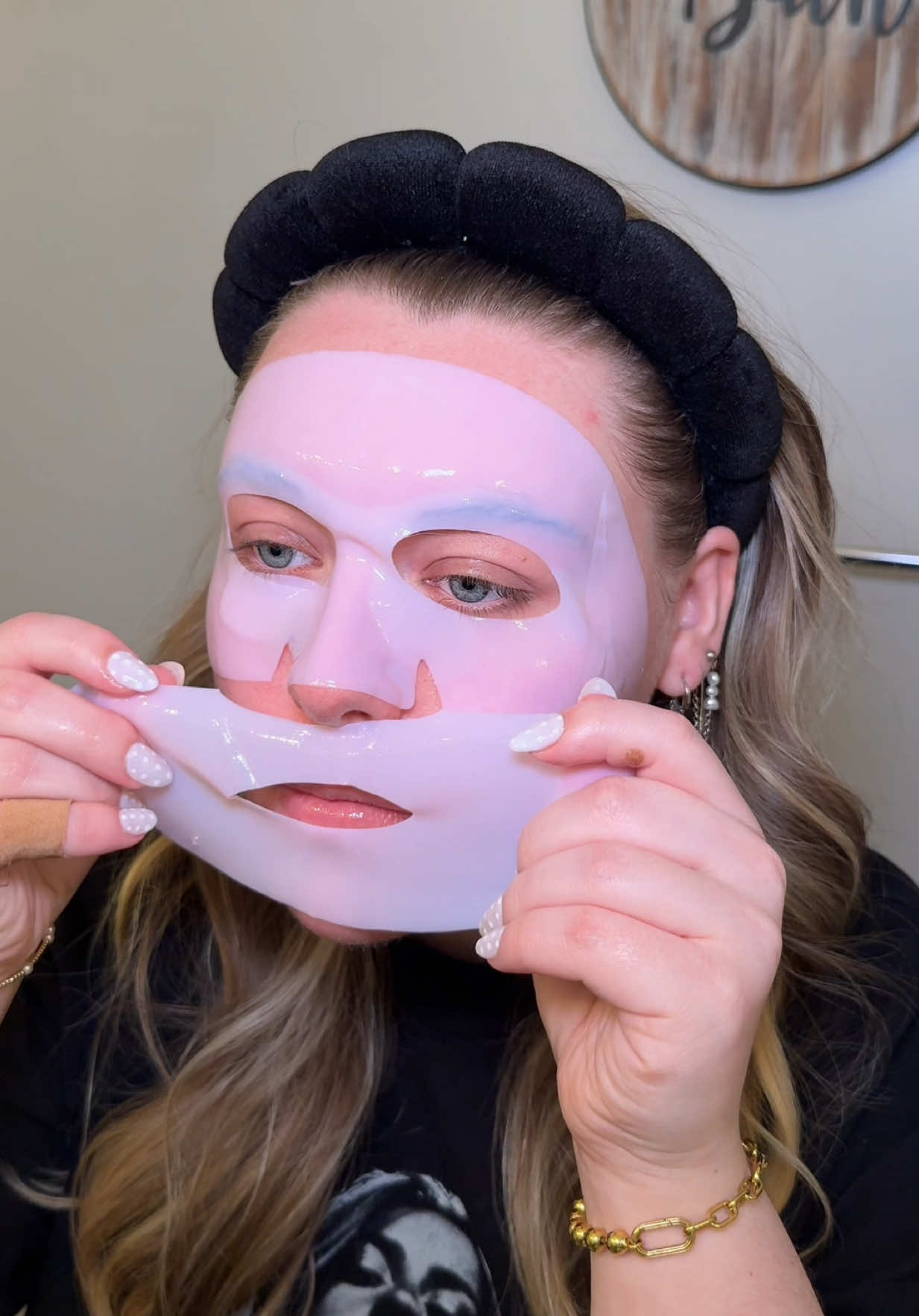 TikTok post by @ashley_w65 for Experiment Beauty. Caption reads: Goodnight beautiful bestie 🫶🏻 wishing you....