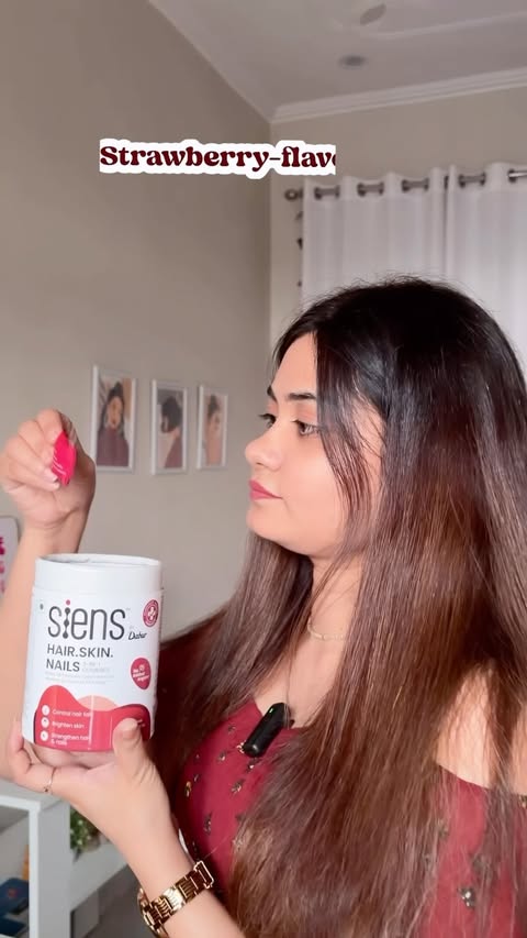 Instagram post by @shiivii_01 for Dabur. Caption reads: [...] all in one easy daily gummy 🍓✨ Siens by....