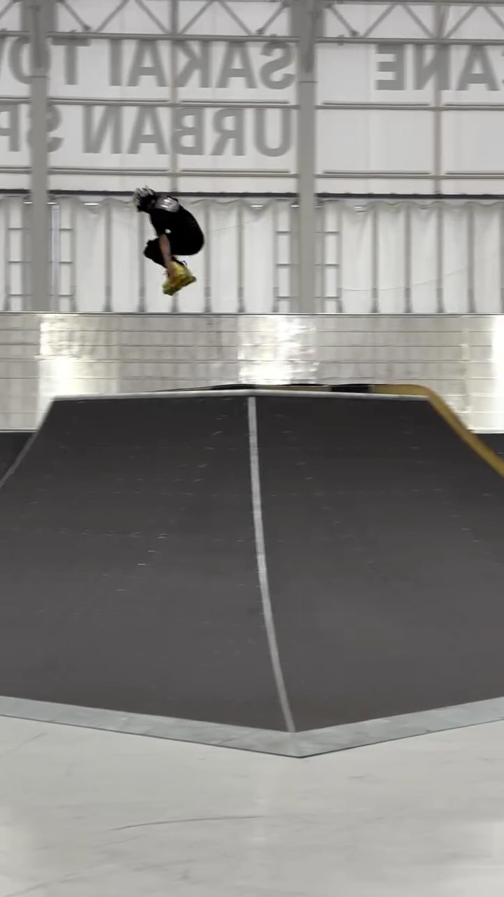 Instagram post by @mei_mei_1126_ for Skullcandy. Caption reads: [...] @papasu1048 @skullcandyjapan @stance_japan....