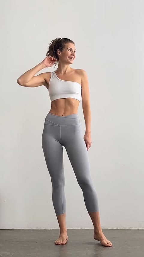 Instagram post by @asti_chin for Prozis. Caption reads: [...] shoot with @me.salina today 🤍🫶 Top by....