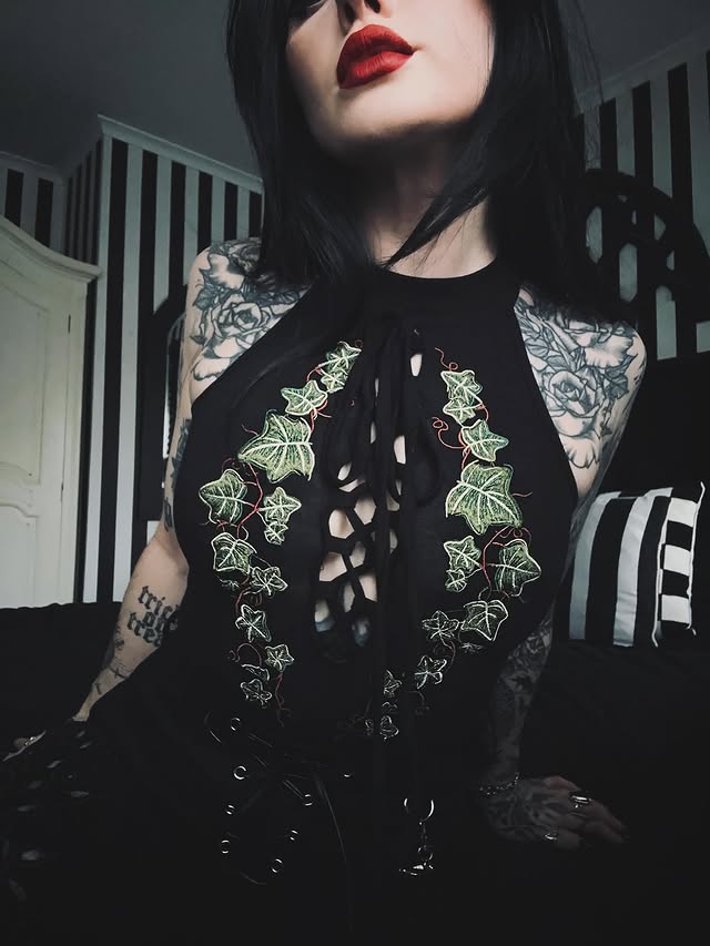 Instagram post by @zoewaterman for Restyle.pl. Caption reads: Stills from yesterday’s outfit - @restyle.pl 🌿🖤....