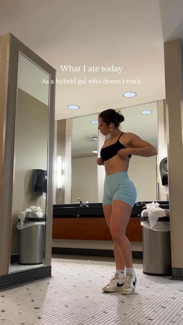 Instagram post by @sophgrif.fit for Transparent Labs. Caption reads: [...] STRONG💪✨ #ad Daily staples from....