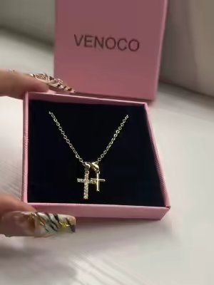 TikTok post by @brenda05.05 for VENOCO. Caption reads: [...] are definitely my favorite 😍!!!!....