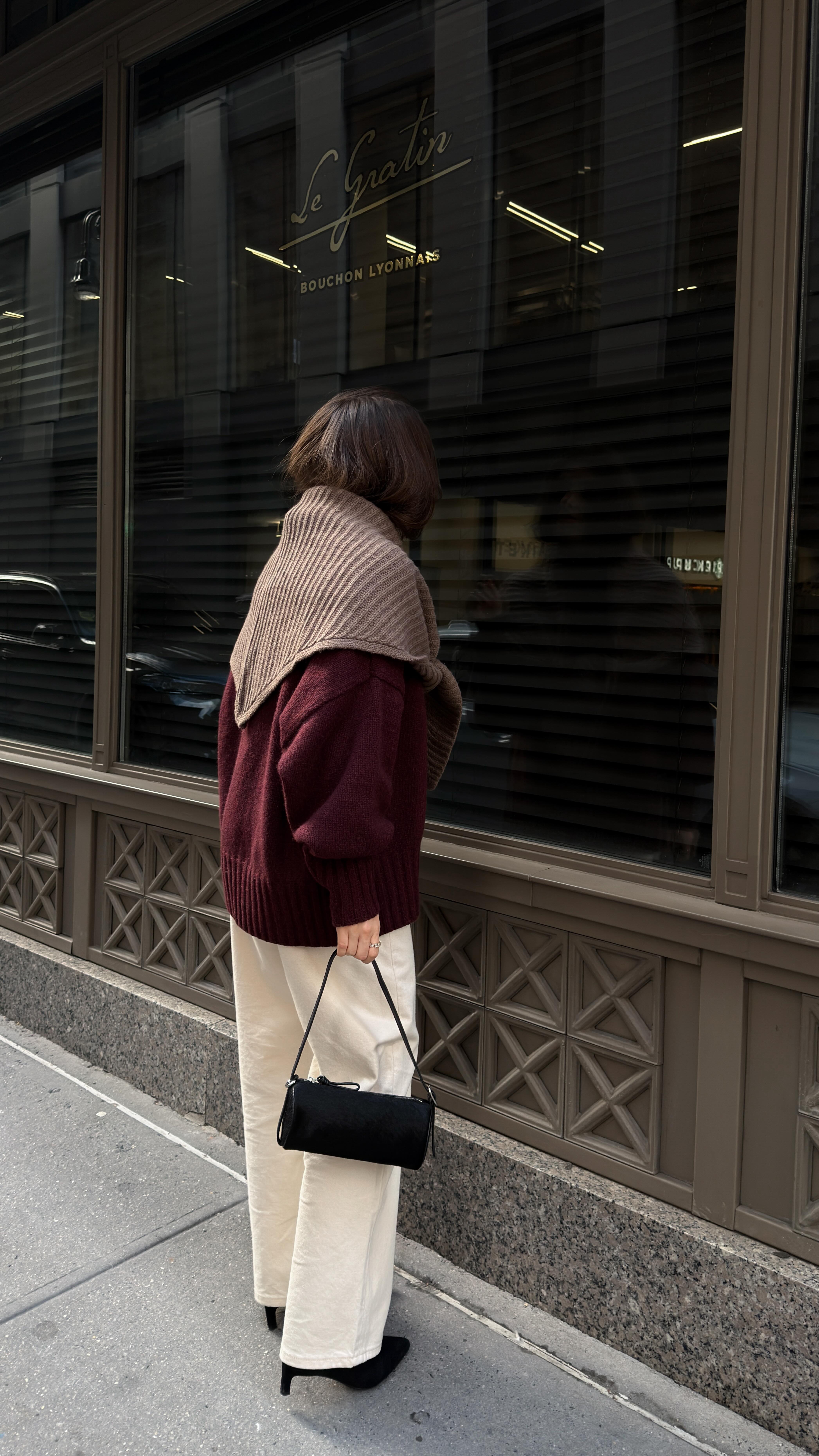 Instagram post by @anastasiagerrans for Banana Republic. Caption reads: The best gifts are the ones you want to keep....