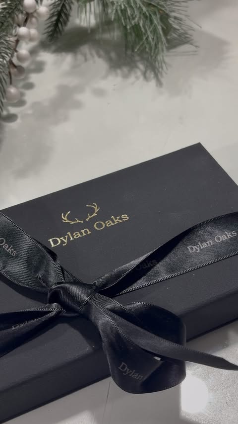 Instagram post by @_leahdonaldson for Dylan Oaks. Caption reads: How beautiful is this gift set from....