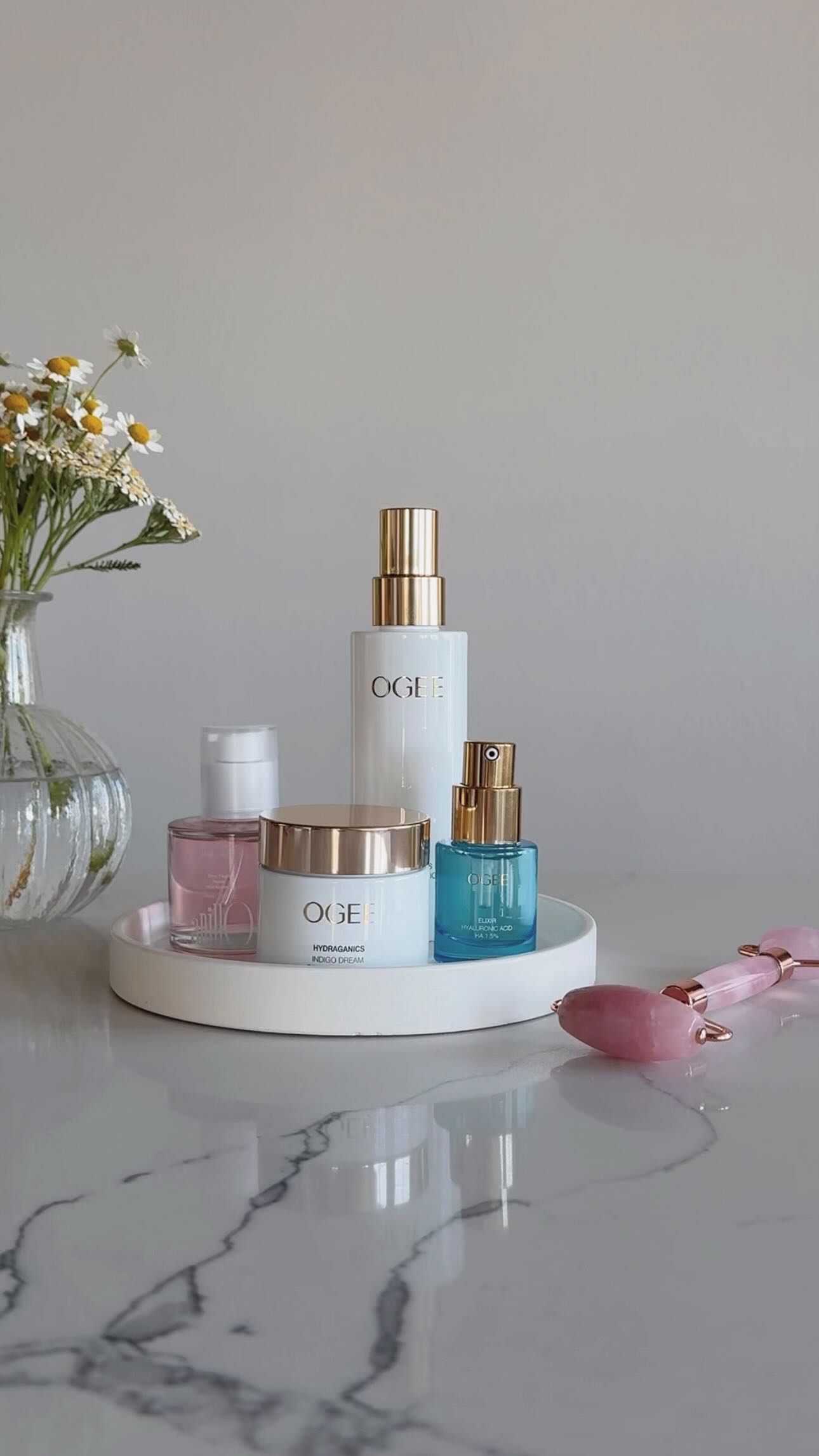 Instagram post by @melanieyu.zc for Intelligent Change. Caption reads: [...] features gifted items from @ogee....