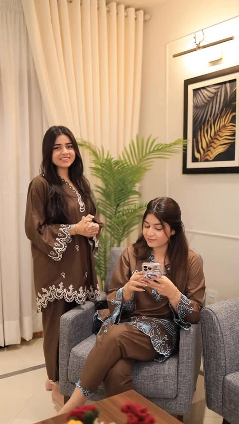 Instagram post by @exploringsisters._ for Daraz. Caption reads: #numberonesale on Number one app @darazpk my....