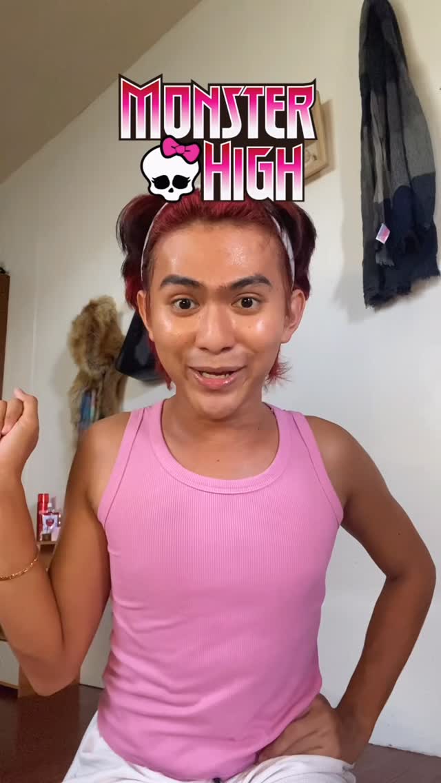 Instagram post by @hot_kitty31 for Monster High. Caption reads: Did she ate or not? @monsterhigh High #fyp....