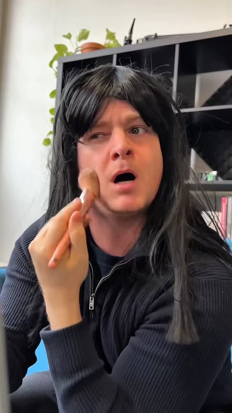 Instagram post by @ericwdrae for L'Oréal Paris. Caption reads: Eifach und total unkompliziert, L‘oreal Men Expert....