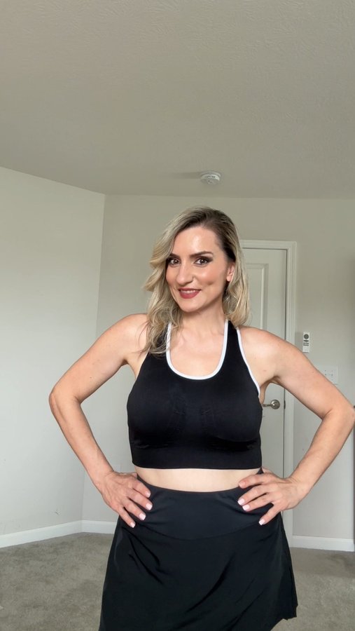 Instagram post by @dileks_journal for Truekind. Caption reads: ☀️ Summer looks start with the right base!

From....