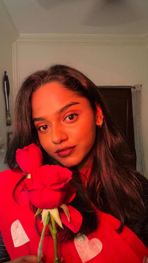 Instagram post by @samritha.kr for Chicnutrix. Caption reads: [...] Make her smile a little brighter. #ad....