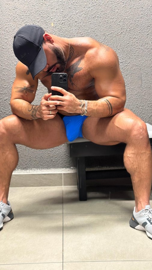 Instagram post by @jeanpaolodilorenzo for ThePack Underwear. Caption reads: 62/ 365 🦵🏽 @thepackunderwear_.