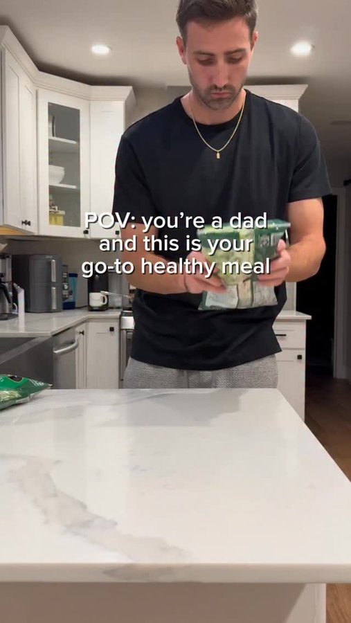 Instagram post by @hubs.life_ for Taylor Farms. Caption reads: Dinner doesn’t have to be complicated..

enter....