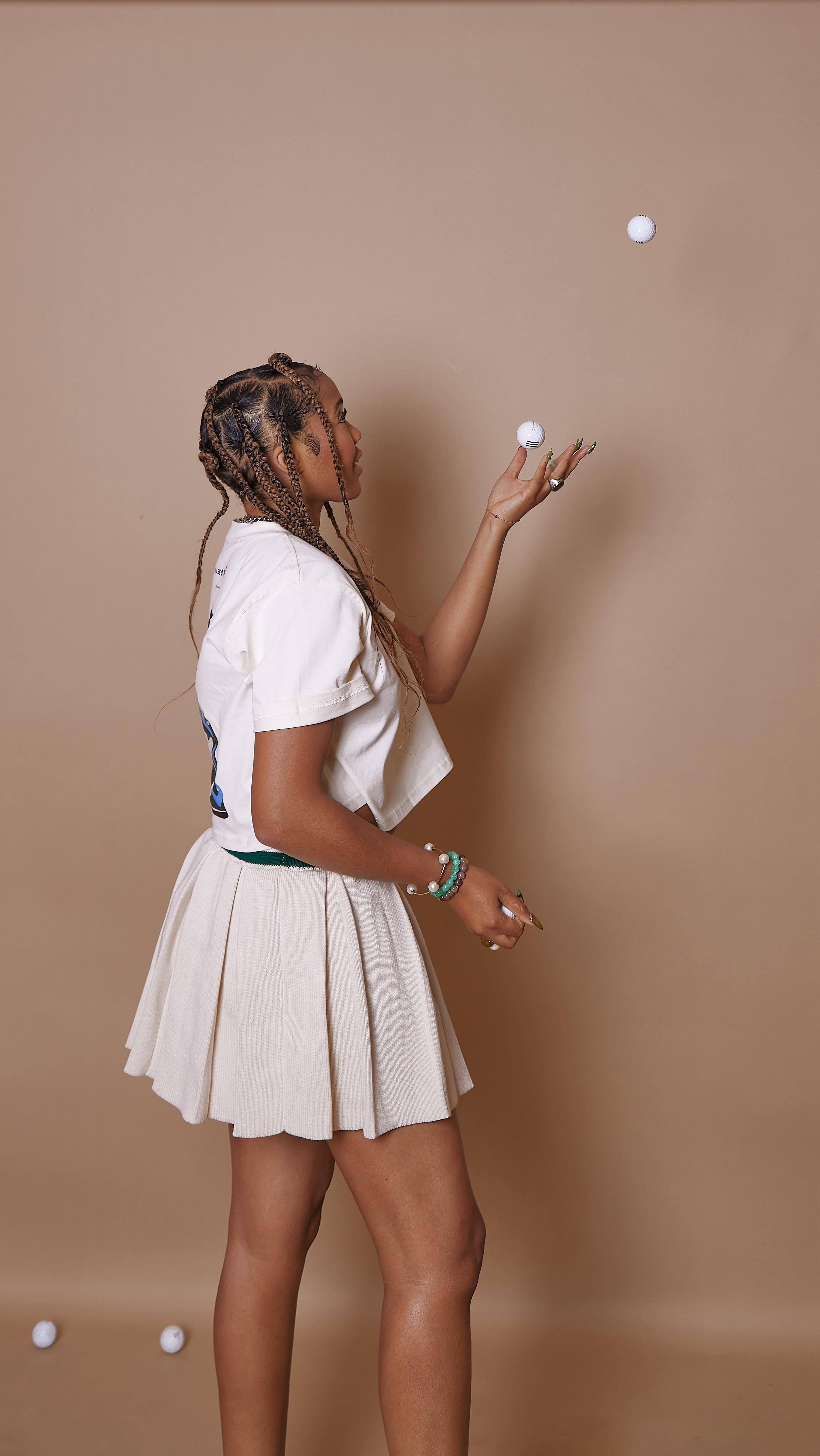 Instagram post by @shema.love for round21. Caption reads: [...] designed in collaboration with @weareround21....