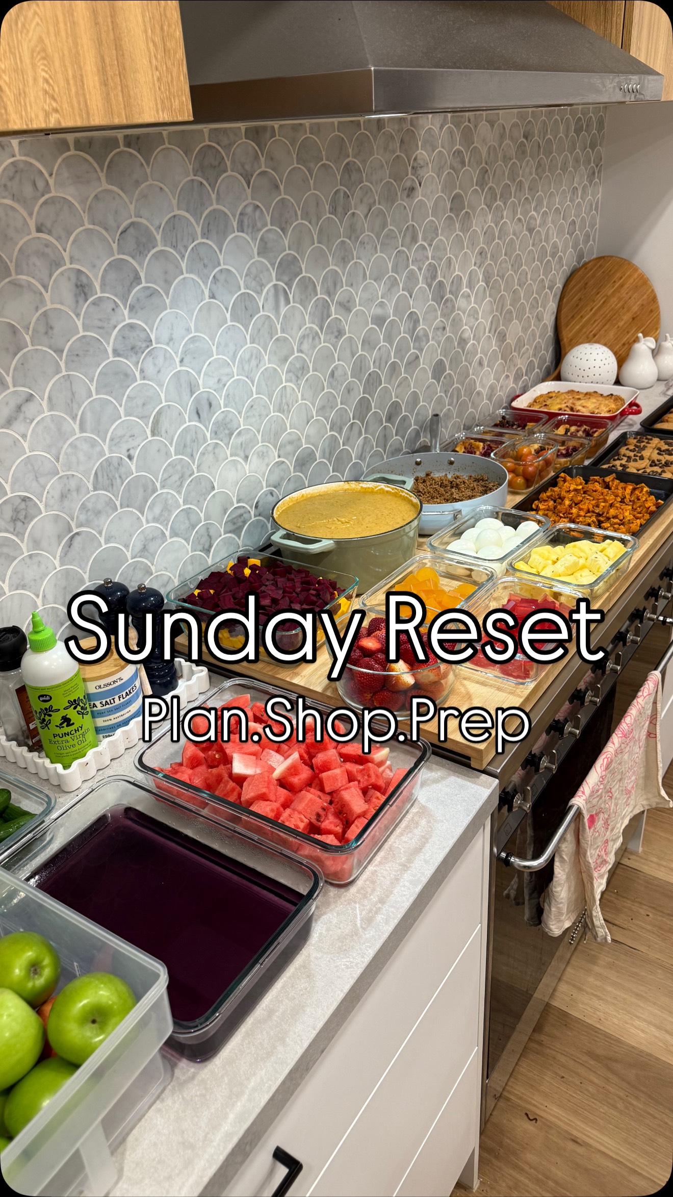 Instagram post by @theorganisedeverydaymum for Nutra Organics. Caption reads: Sunday Reset 🤍

Prioritising some meal prep each....