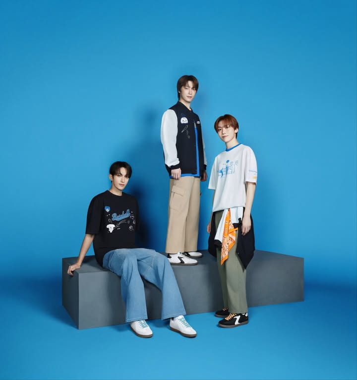 Instagram post by @feat.dino for Skechers Malaysia. Caption reads: [...] collection #광고 #SKECHERSwithDINO....