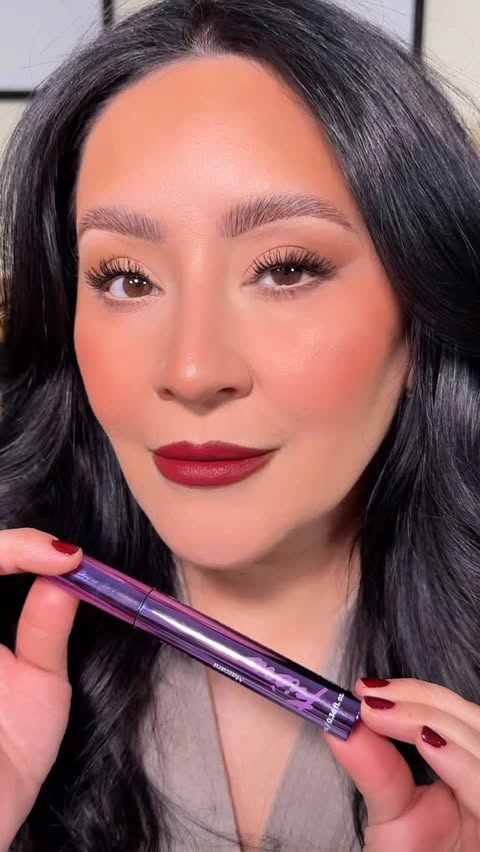 Instagram post by @hair.beautyy.fashion for Fièra Cosmetics. Caption reads: MASSIVE discount alert on one of my new....