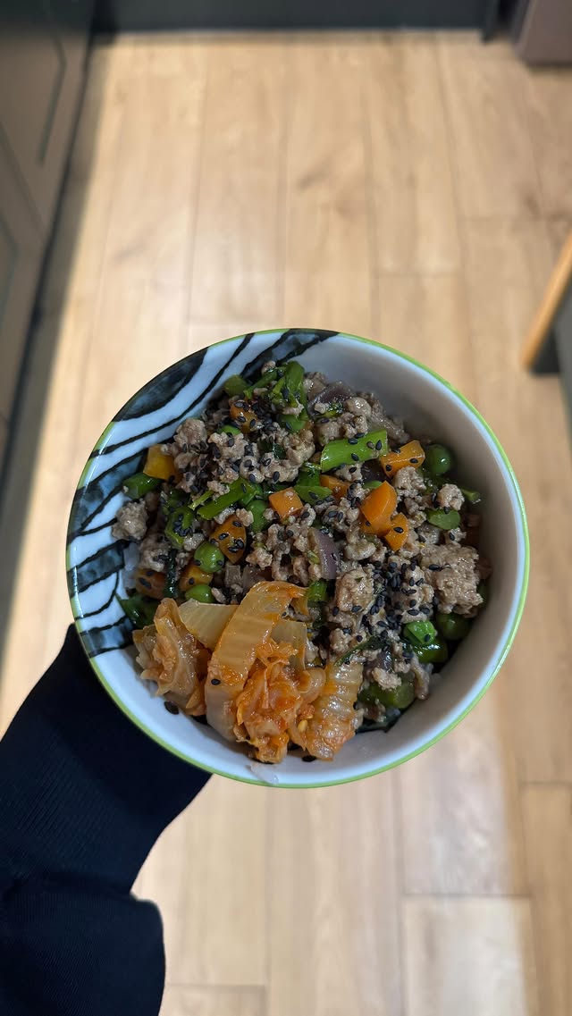 Instagram post by @og.eats04 for In Print We Trust. Caption reads: [...] #healthyrecipes #healthyeating....