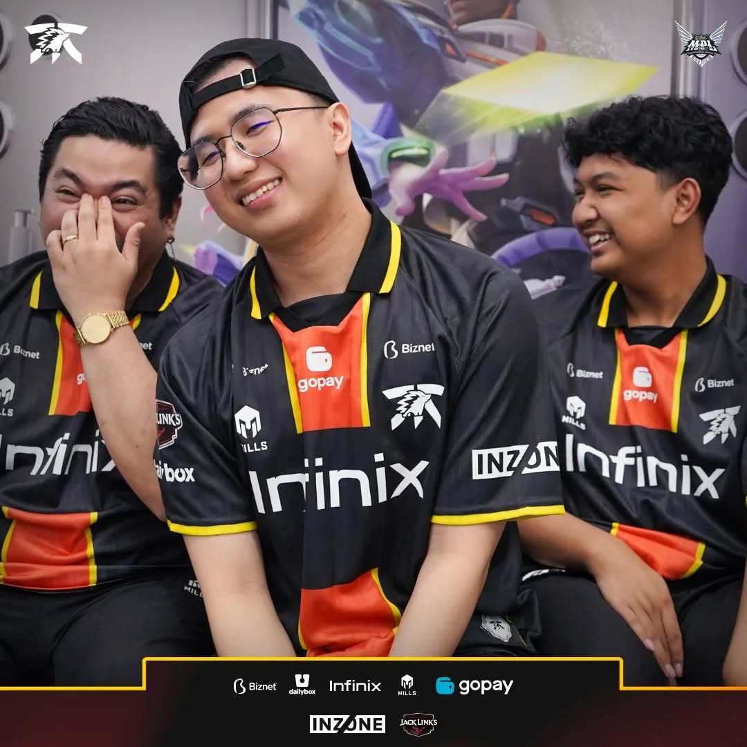 Instagram post by @onic.esports for FNATIC. Caption reads: [...] sunshine!😶‍🌫 Happy monday! 🌻 --- @fnatic....