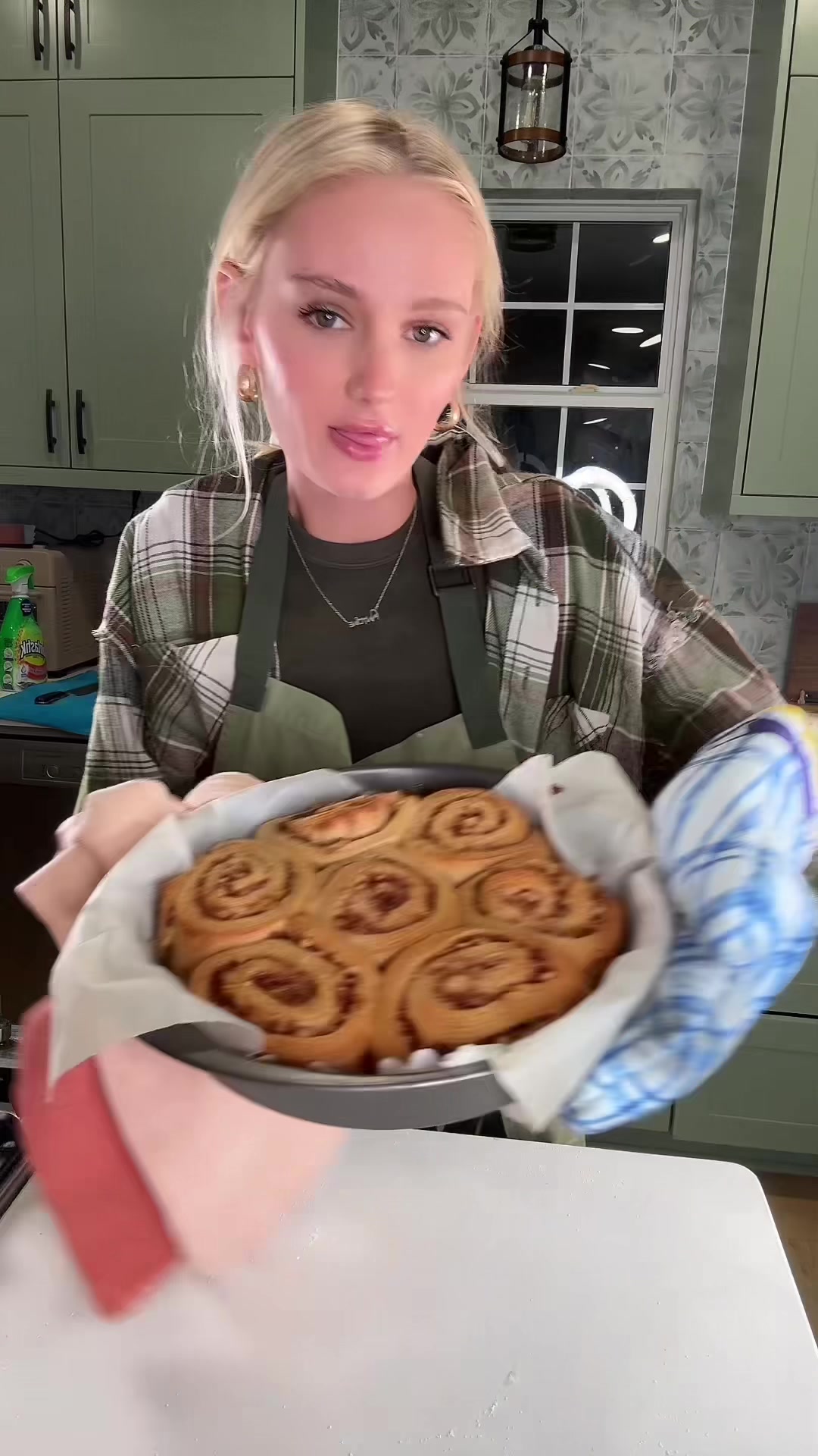 TikTok post by @tinekeyounger for gonnaneedmilk. Caption reads: Apple cinnamon buns🍎 perfect for fall! @Milk #ad .