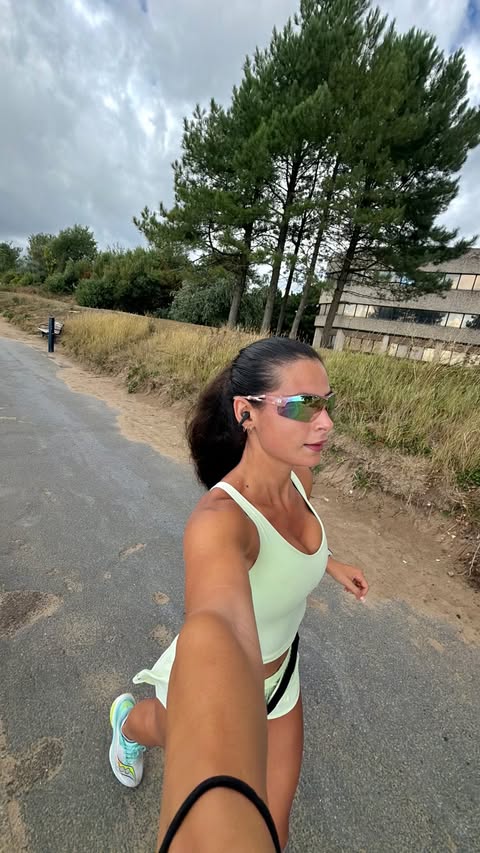 Instagram post by @lia.joness for Myprotein. Caption reads: [...] t-minus 3 weeks to go 👀🎧 full fit....