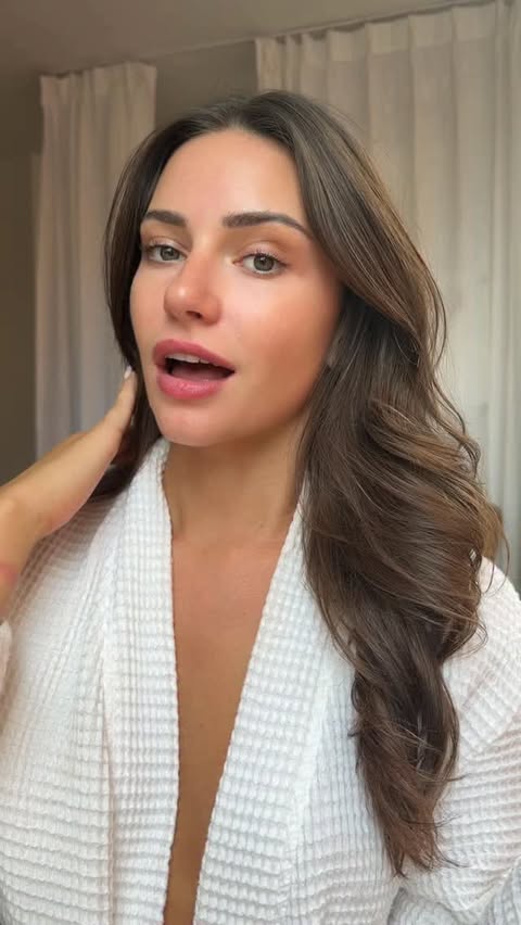 Instagram post by @sophiedehaen for celimax. Caption reads: [...] has been the only thing helping me....