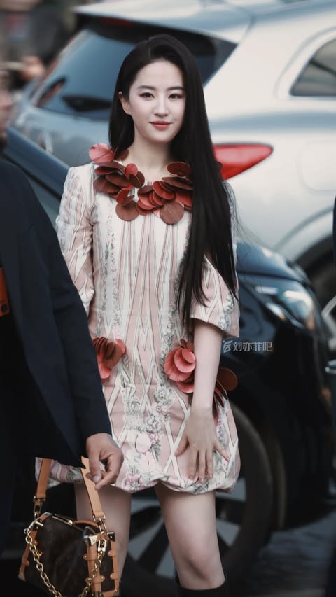 Instagram post by @liuyifeifanclub for Louis Vuitton. Caption reads: Louis Vuitton House Ambassador Liu Yifei @yifei_cc....