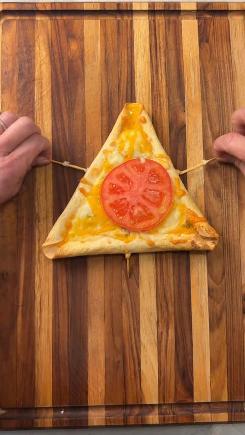 Instagram post by @erekav for Sargento. Caption reads: [...] it a try and tell me what you think.....