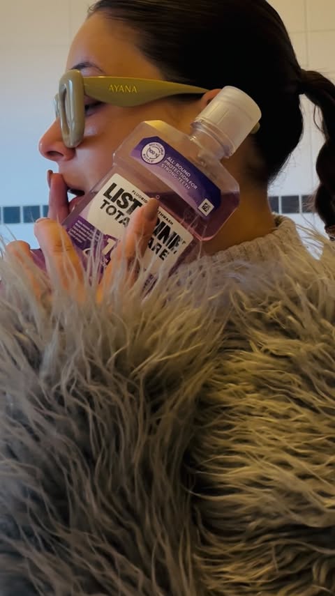 Instagram post by @perksofbeingammaaradaisey for LISTERINE. Caption reads: Wait! You haven’t entered the @listerinesa 21 Day....