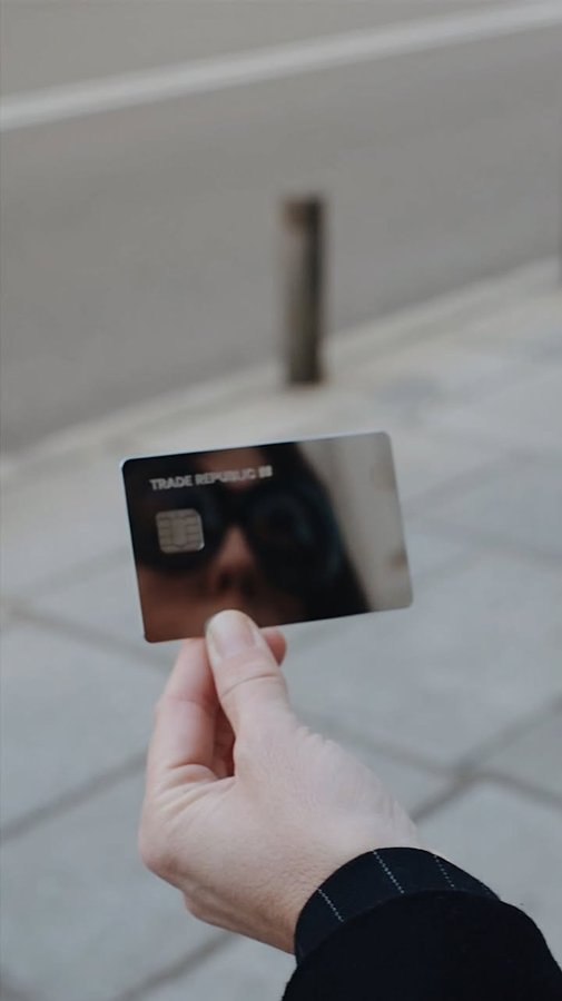 Instagram post by @esterbellon for Trade Republic. Caption reads: #MirrorCard is essential for a beautiful day....